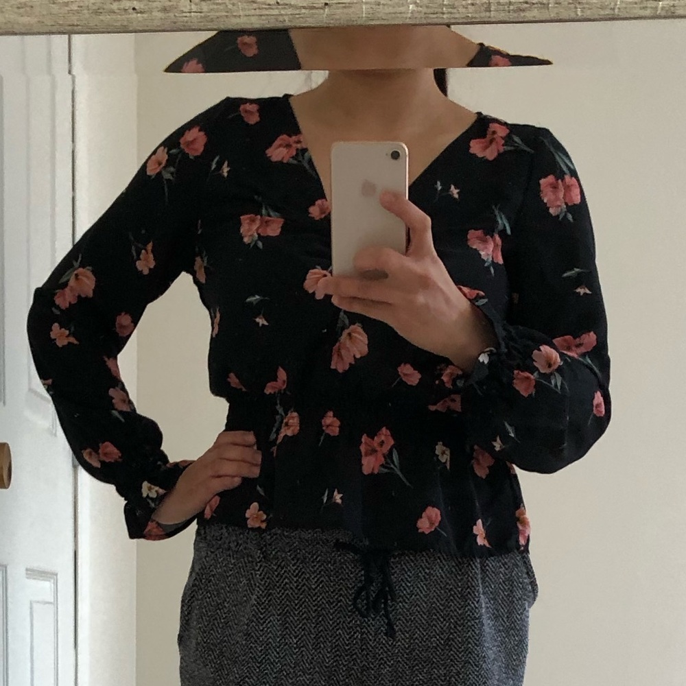 Beautiful H&M black floral blouse